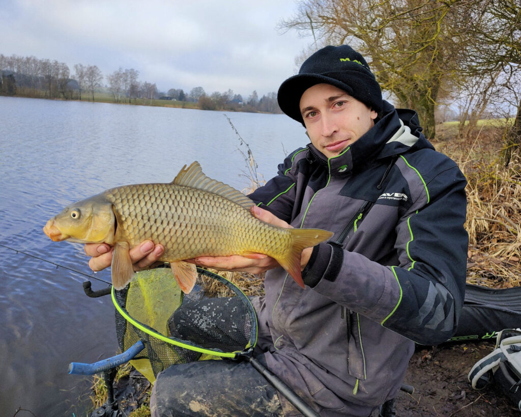Kapr chycený na method feeder